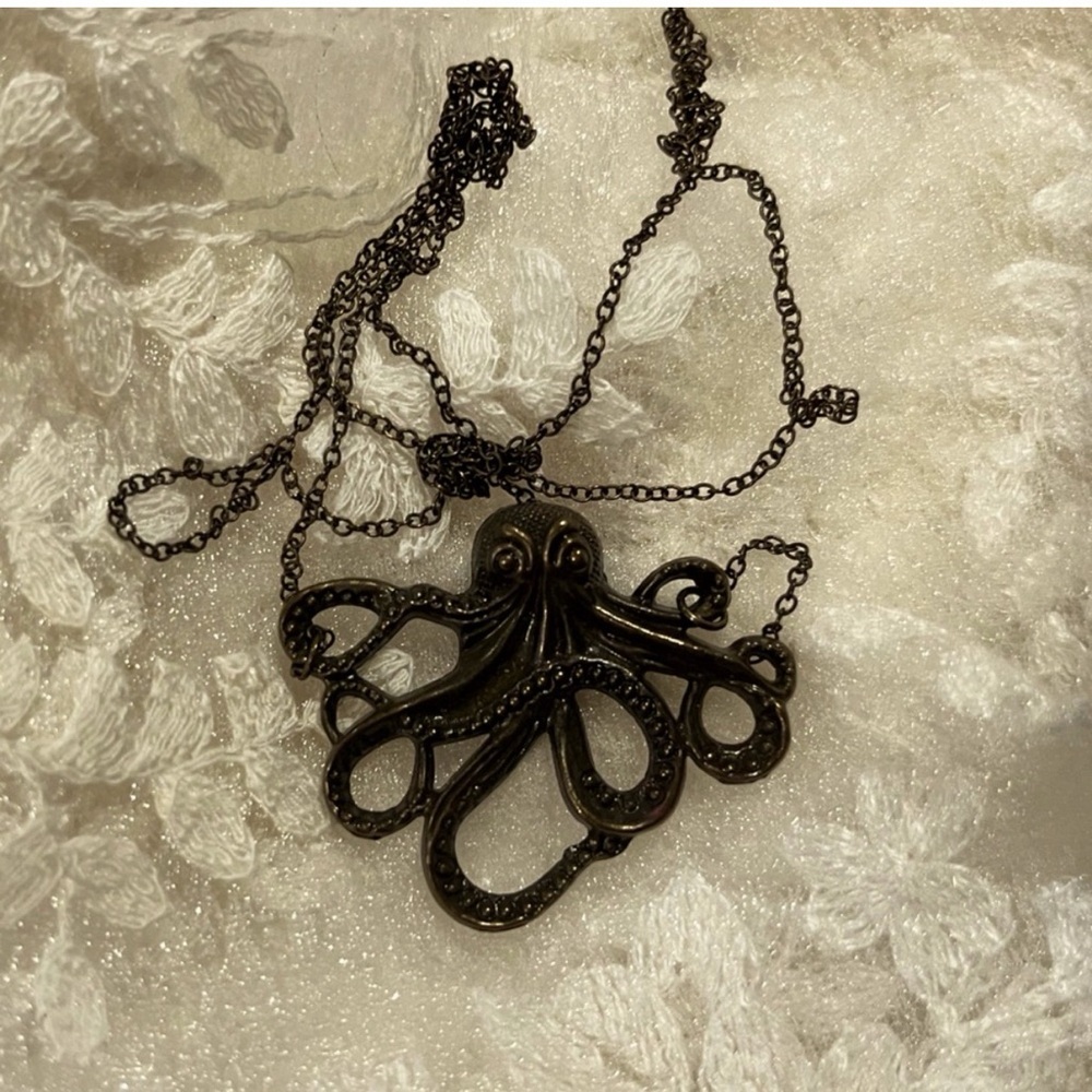 ❤️Vintage Brass Octopus Pendant 🐙